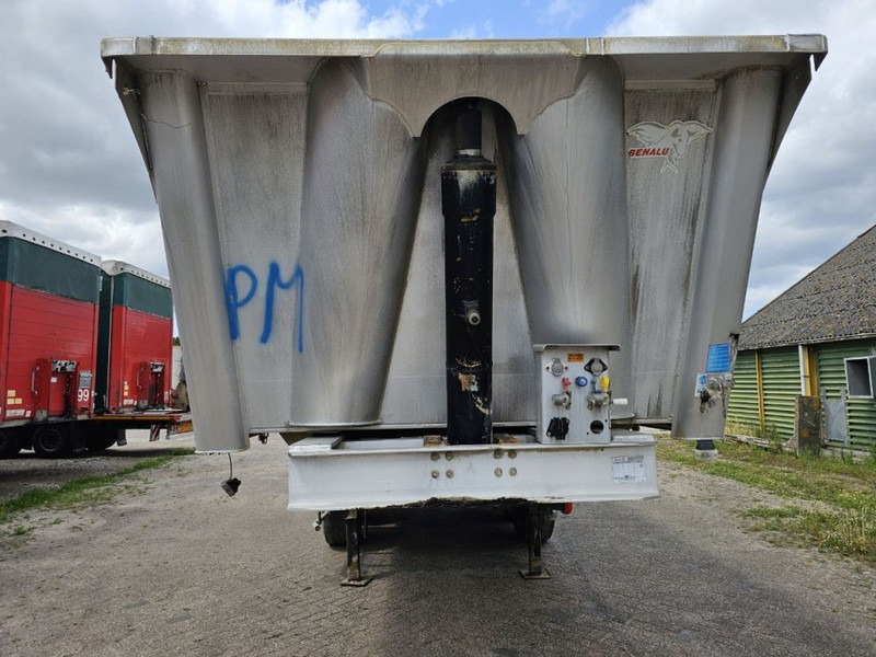Benalu C34CSB01 - STEELSPRING - DRUMBRAKES - SMB - Félpótkocsi billenőplatós: 2 kép. Benalu C34CSB01 - STEELSPRING - DRUMBRAKES - SMB - Félpótkocsi billenőplatós: 2 kép.