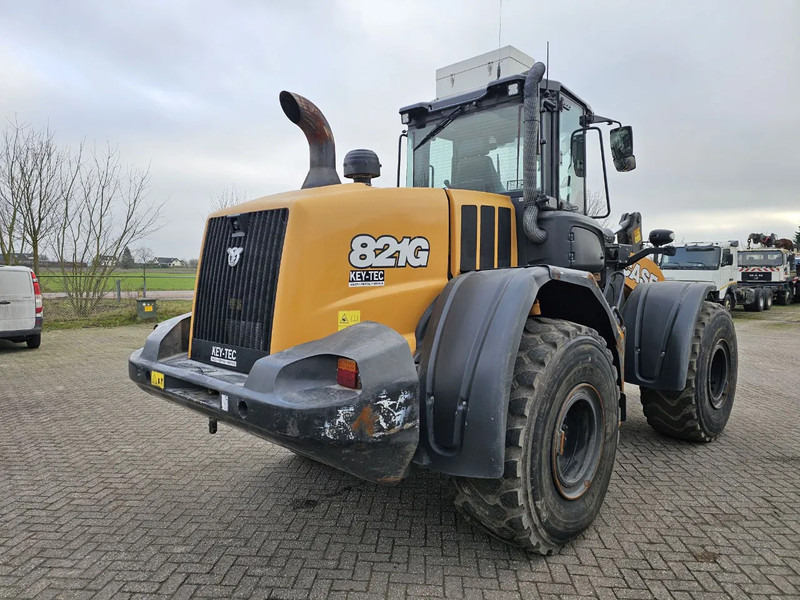 Case 821G - Gumikerekes homlokrakodó: 5 kép. Case 821G - Gumikerekes homlokrakodó: 5 kép.