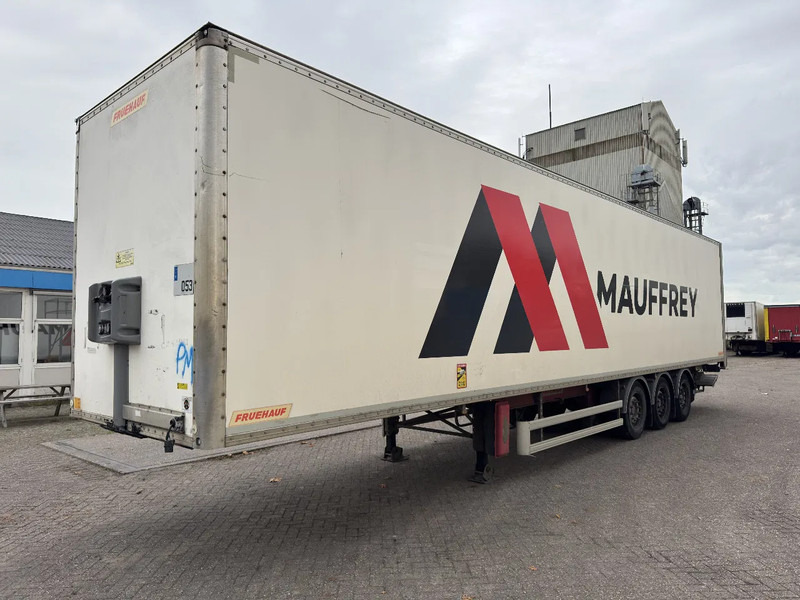 Fruehauf Dhollandia DHSMR.20 2000 KG - Lifting axle - sliding door - Félpótkocsi dobozos: 1 kép. Fruehauf Dhollandia DHSMR.20 2000 KG - Lifting axle - sliding door - Félpótkocsi dobozos: 1 kép.