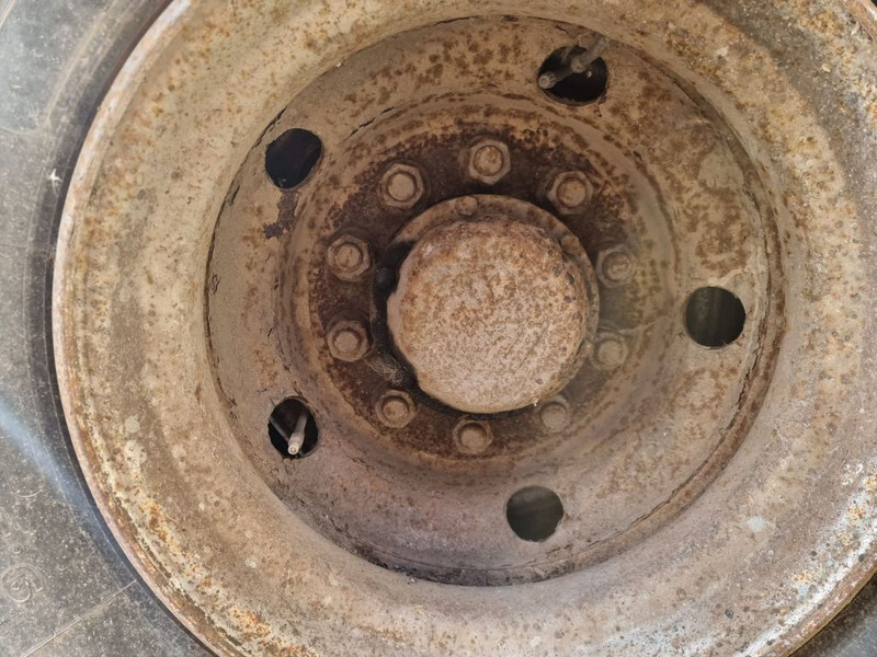 Giant 17.5 Inch - 10 Bolts - Tengely és alkatrészek - Teherautó: 2 kép. Giant 17.5 Inch - 10 Bolts - Tengely és alkatrészek - Teherautó: 2 kép.