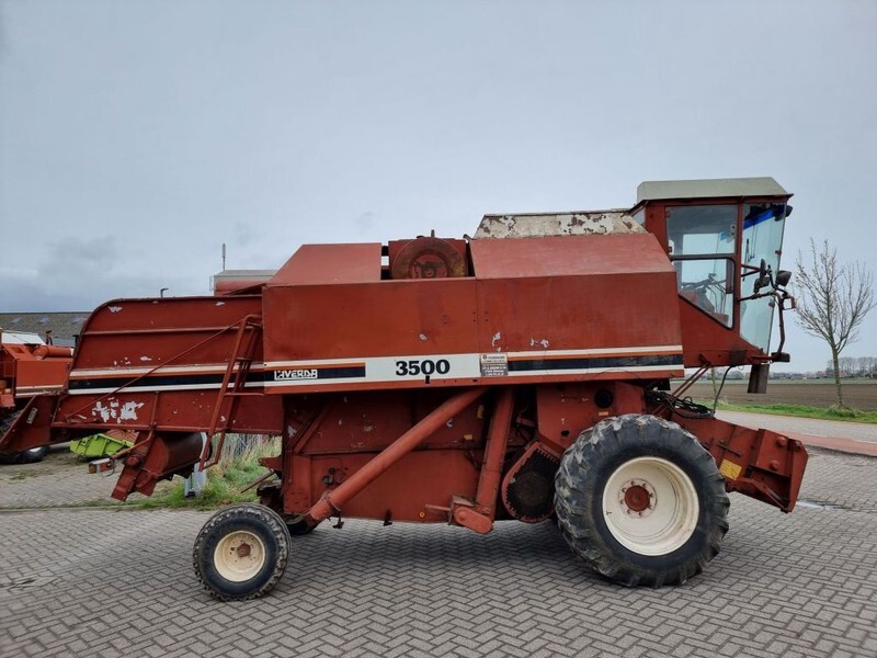 Laverda 3500 - Kombájn: 4 kép. Laverda 3500 - Kombájn: 4 kép.