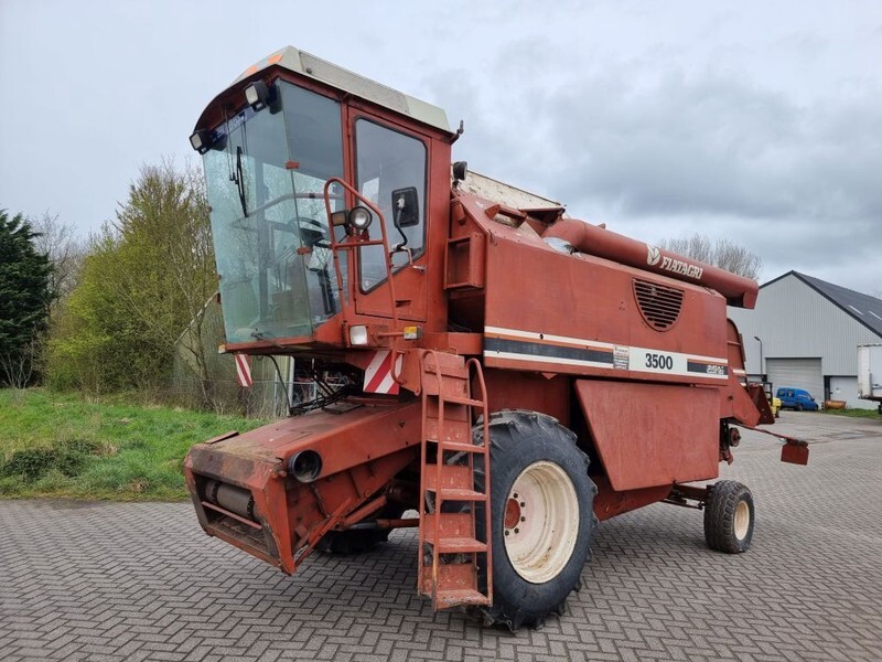 Laverda 3500 - Kombájn: 1 kép. Laverda 3500 - Kombájn: 1 kép.