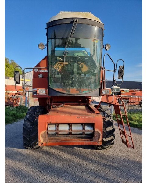 Laverda 3500 - Kombájn: 2 kép. Laverda 3500 - Kombájn: 2 kép.