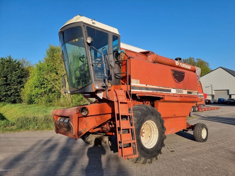Laverda 3500 - Kombájn: 1 kép. Laverda 3500 - Kombájn: 1 kép.
