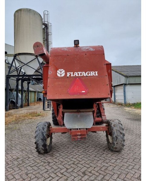 Kombájn Laverda 3550 R: 6 kép.