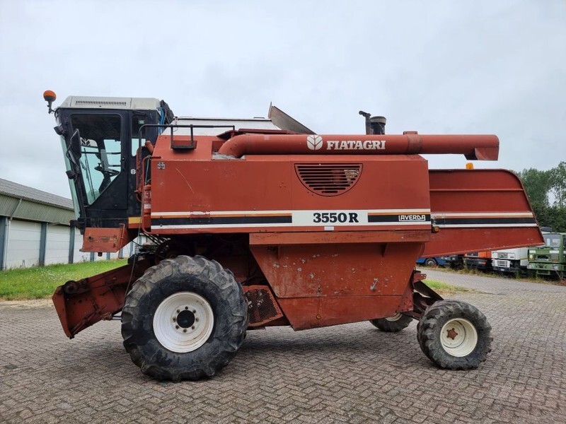 Kombájn Laverda 3550 R: 9 kép.
