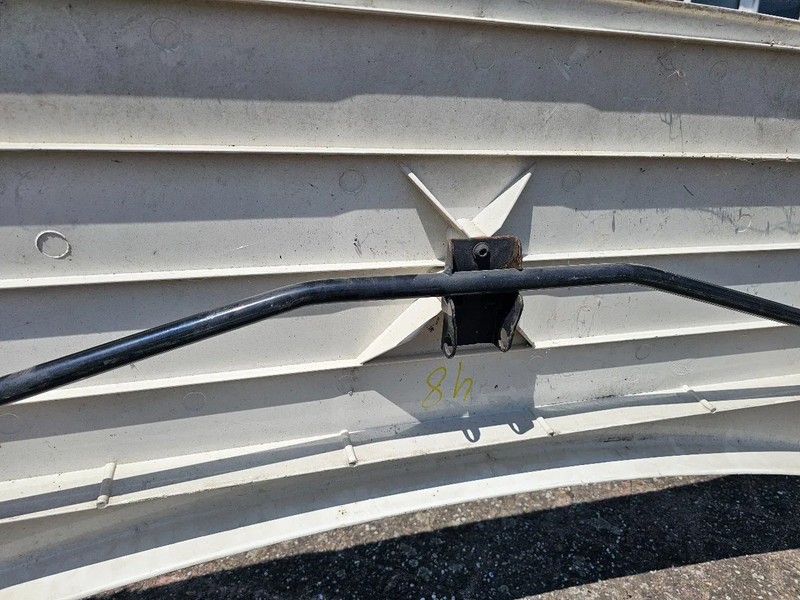 MAN Dak spoiler 81.62910-0131 - Légterelő - Teherautó: 4 kép. MAN Dak spoiler 81.62910-0131 - Légterelő - Teherautó: 4 kép.