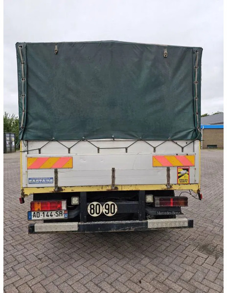 Ponyvás teherautó Mercedes-Benz Atego 918: 6 kép. Ponyvás teherautó Mercedes-Benz Atego 918: 6 kép.