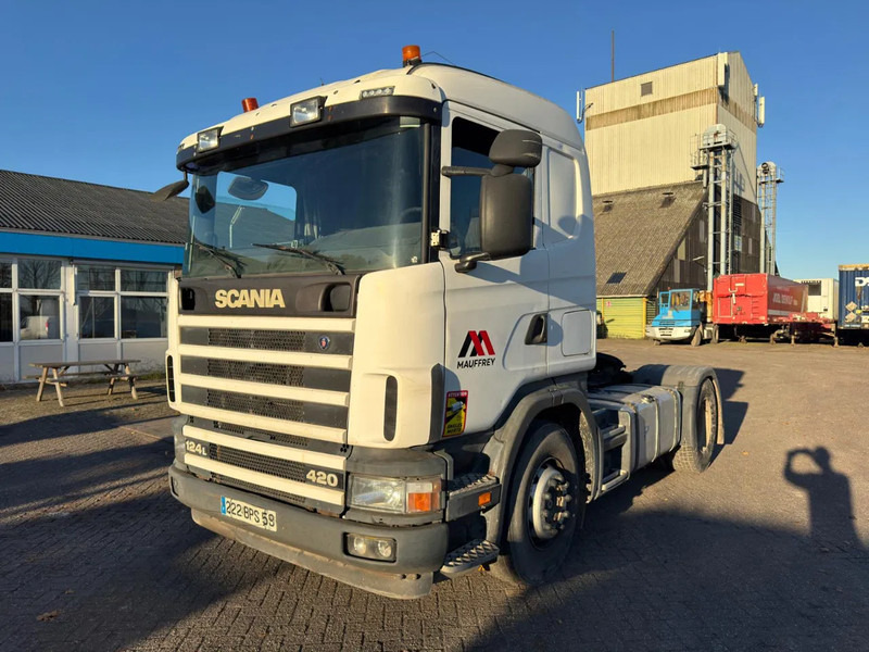 Scania 124L 420 A242X35CB - Nyergesvontató: 1 kép. Scania 124L 420 A242X35CB - Nyergesvontató: 1 kép.