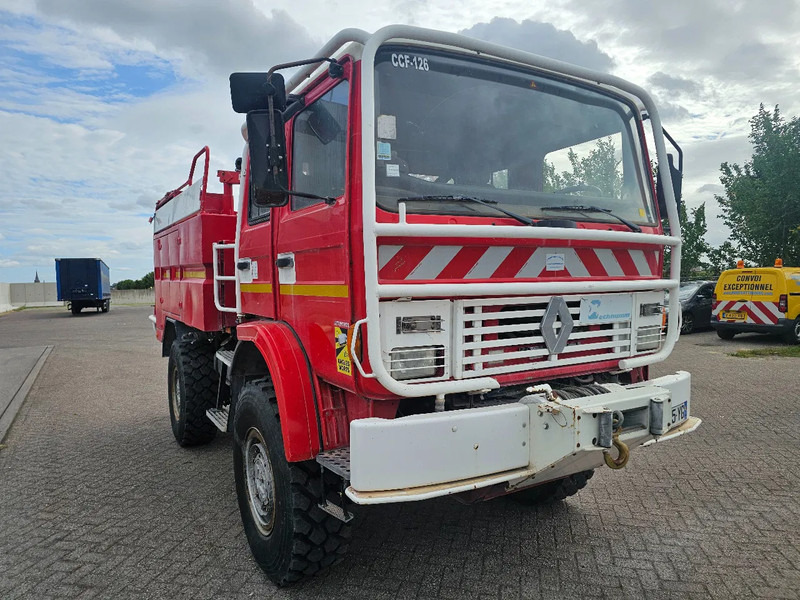 Renault M210 40BCA230 - Tűzoltóautó: 3 kép. Renault M210 40BCA230 - Tűzoltóautó: 3 kép.