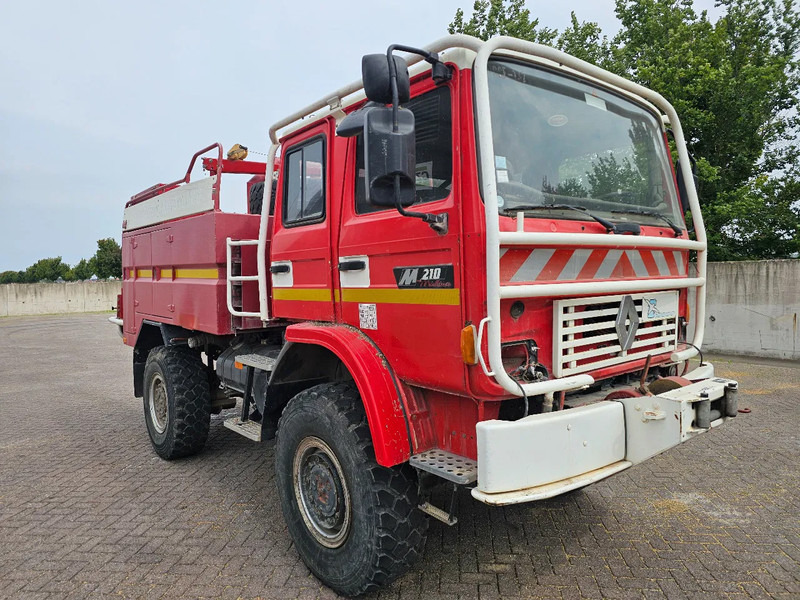 Renault M210 Arbois 3500L - Hydraulic winch - Tűzoltóautó: 3 kép. Renault M210 Arbois 3500L - Hydraulic winch - Tűzoltóautó: 3 kép.