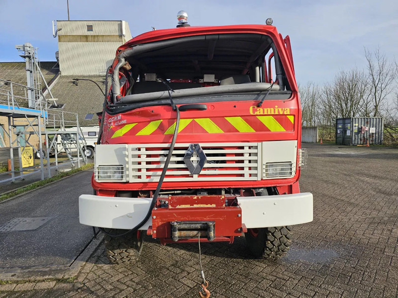 Renault Midliner 180 4x4 - Tűzoltóautó: 2 kép. Renault Midliner 180 4x4 - Tűzoltóautó: 2 kép.
