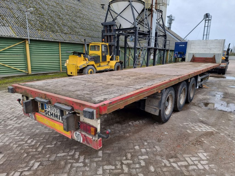 Schmitz Cargobull SCS24 - Platós félpótkocsi: 4 kép. Schmitz Cargobull SCS24 - Platós félpótkocsi: 4 kép.