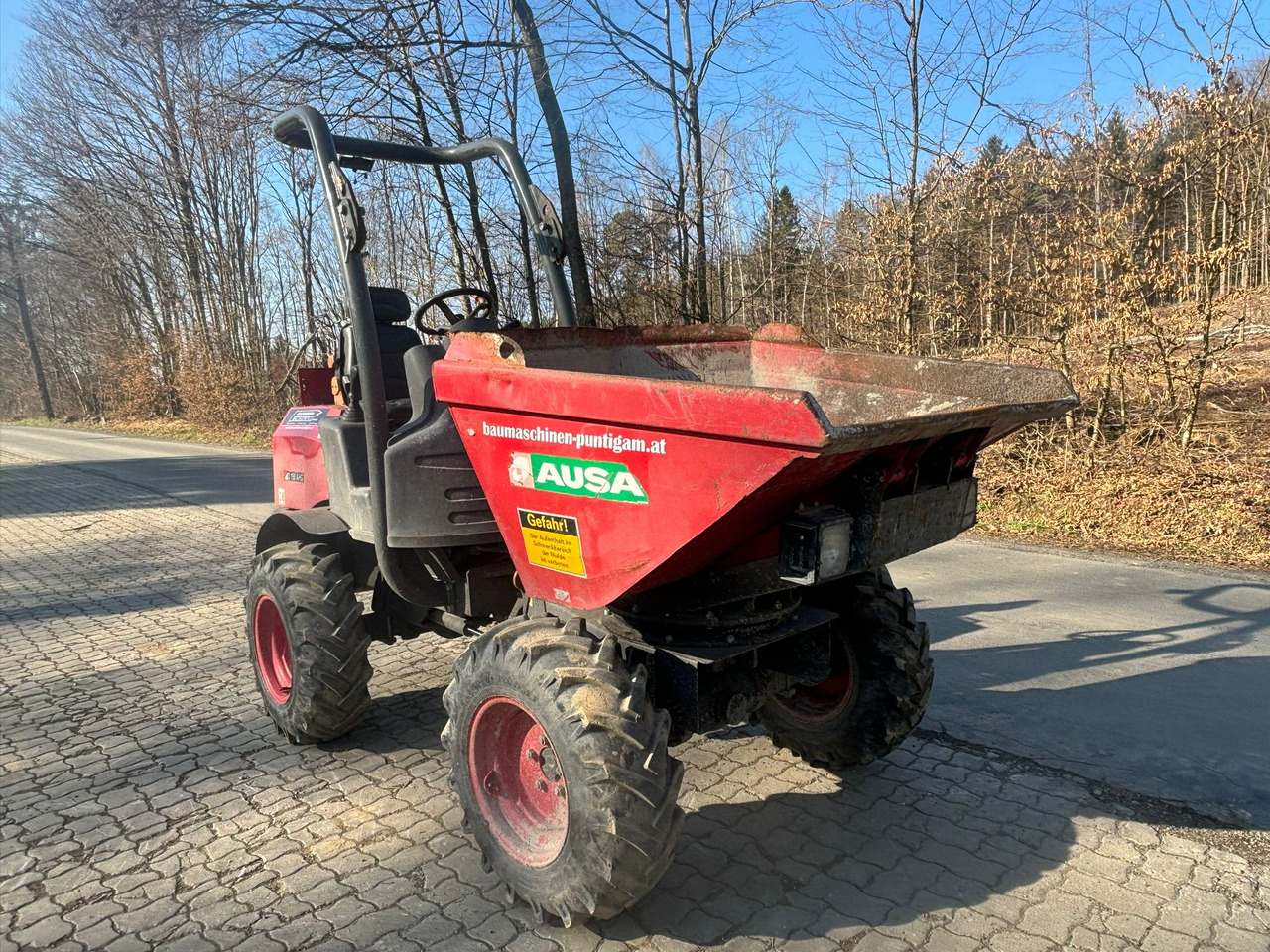 AUSA D 150 AHG - Minidömper: 4 kép. AUSA D 150 AHG - Minidömper: 4 kép.