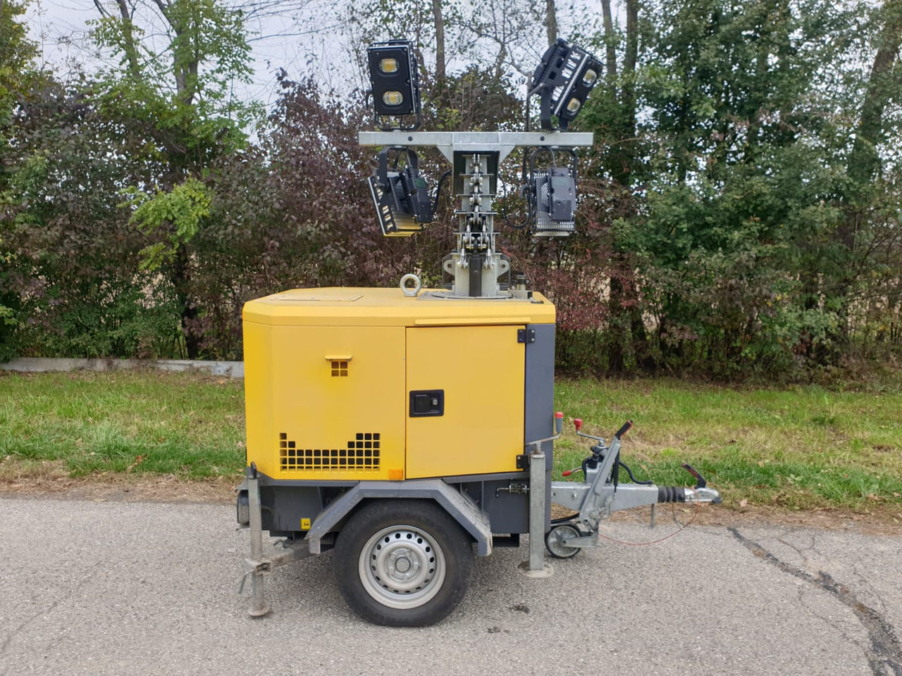 Atlas Copco HiLight 5+ - Világító állvány: 2 kép. Atlas Copco HiLight 5+ - Világító állvány: 2 kép.