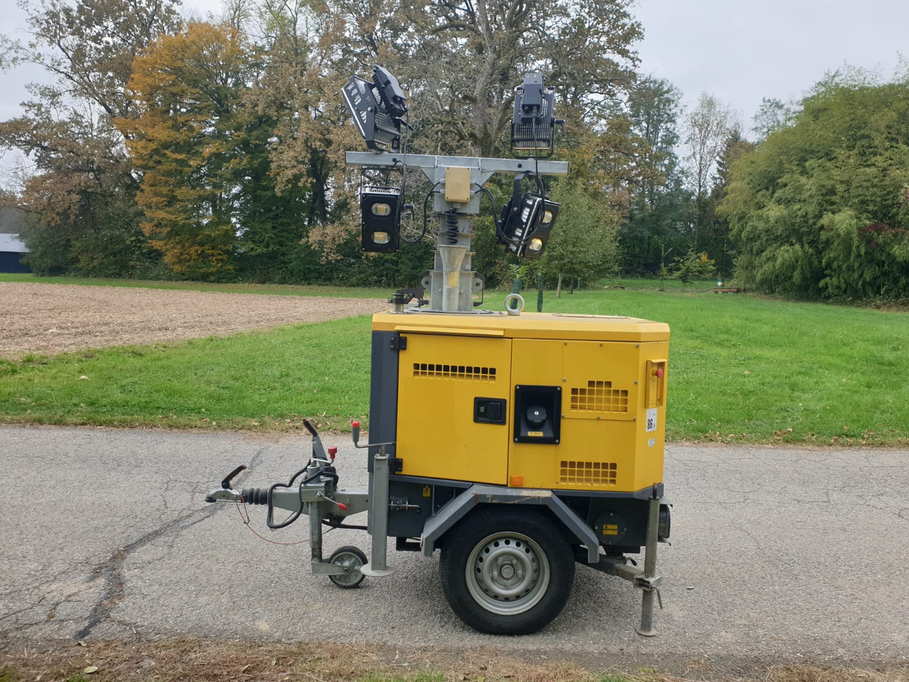 Atlas Copco HiLight 5+ - Világító állvány: 1 kép. Atlas Copco HiLight 5+ - Világító állvány: 1 kép.