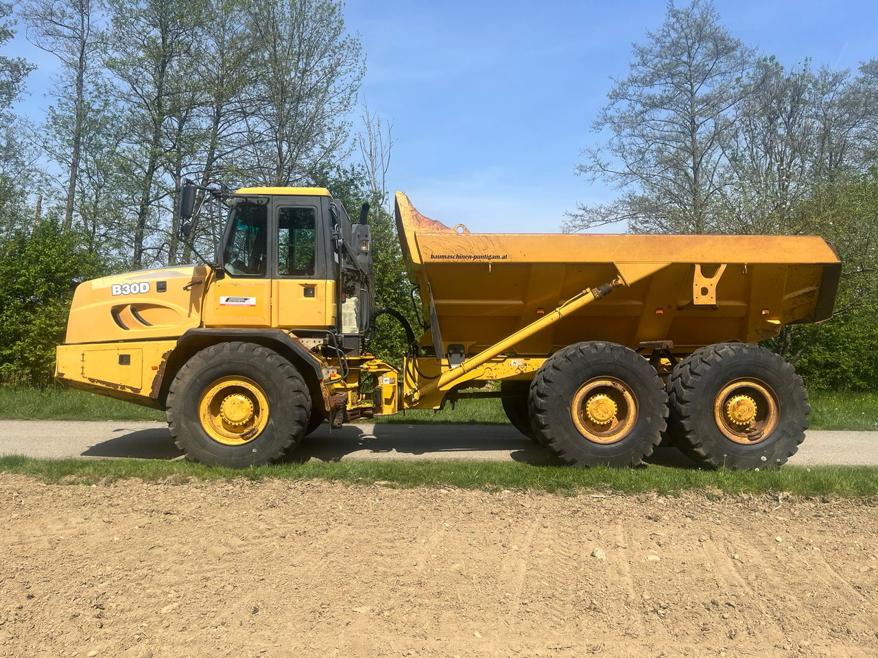 BELL ADT B 30 D - Dömper: 1 kép. BELL ADT B 30 D - Dömper: 1 kép.
