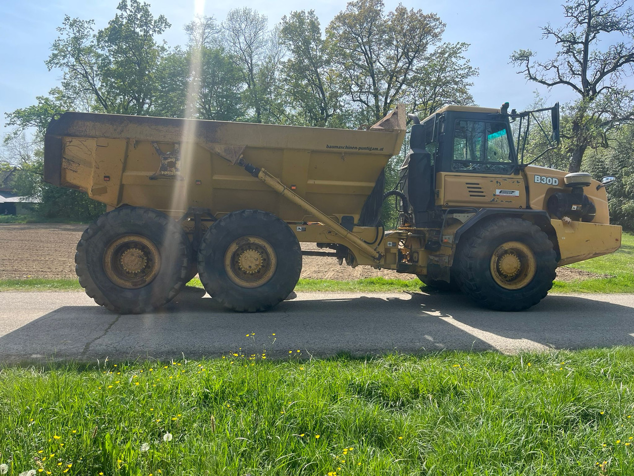 BELL ADT B 30 D - Dömper: 2 kép. BELL ADT B 30 D - Dömper: 2 kép.