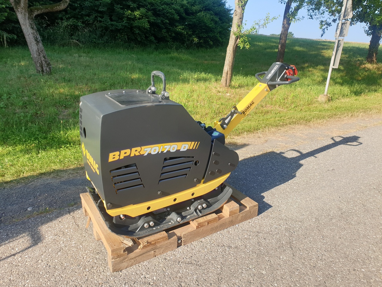 BOMAG BPR 70/70 D - Lapvibrátor: 2 kép. BOMAG BPR 70/70 D - Lapvibrátor: 2 kép.