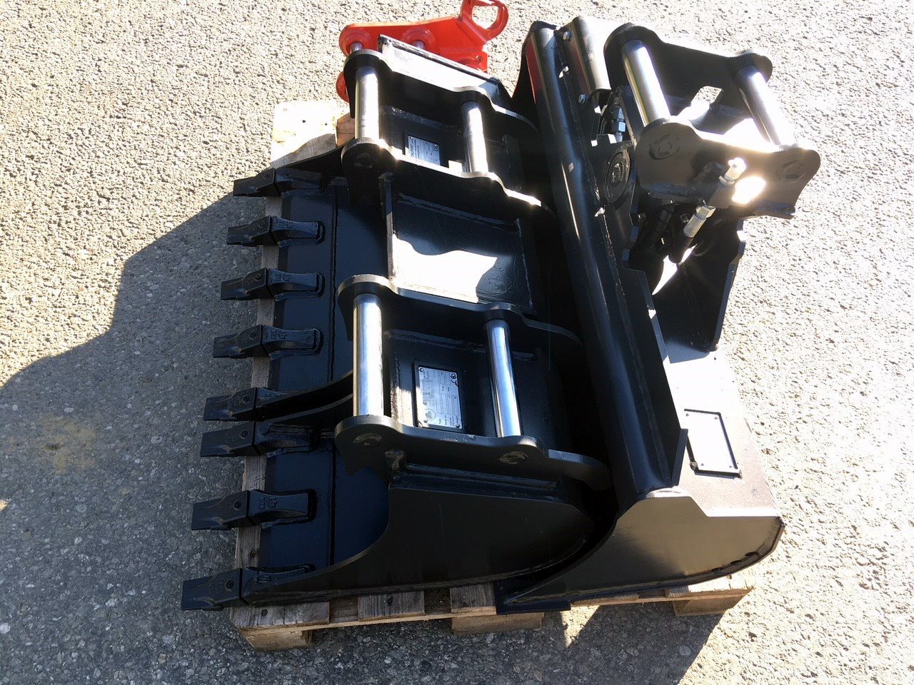 Geel-Martin Package of buckets - Kanál - Minikotró: 2 kép. Geel-Martin Package of buckets - Kanál - Minikotró: 2 kép.