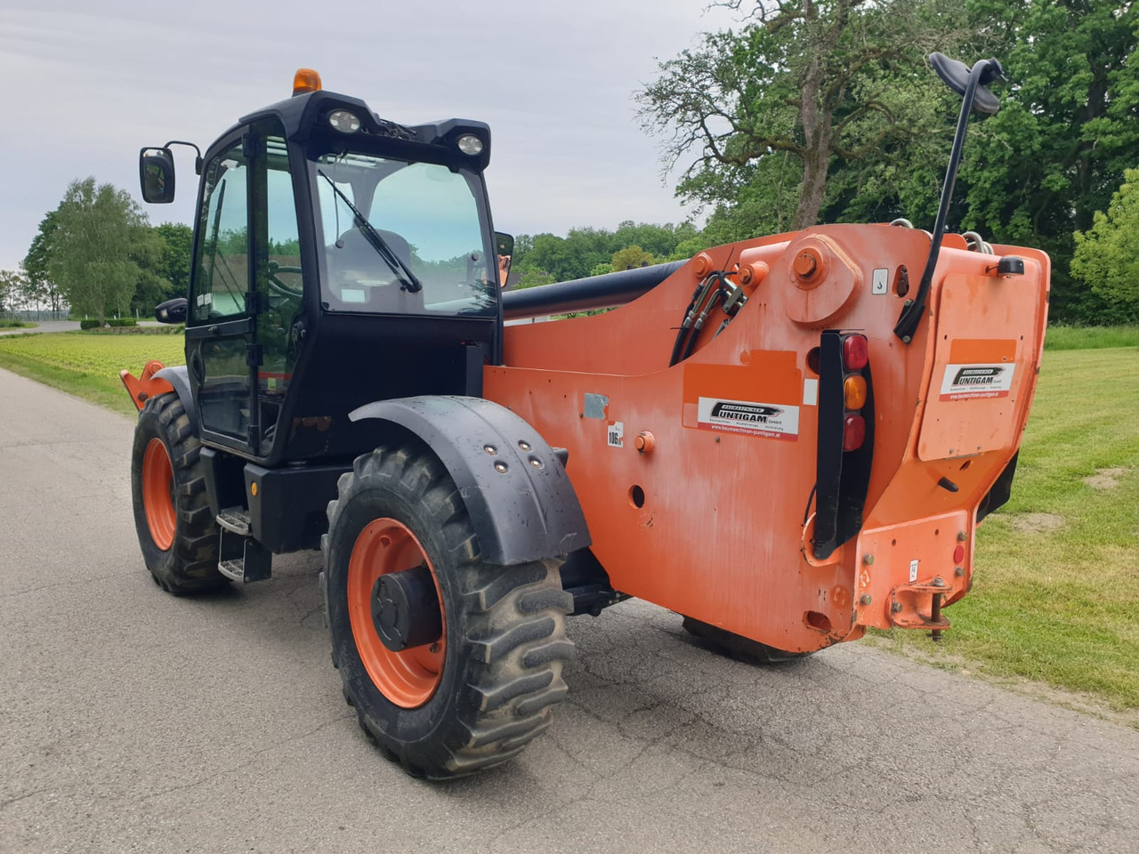 Teleszkópos rakodó JCB 540-140: 6 kép.