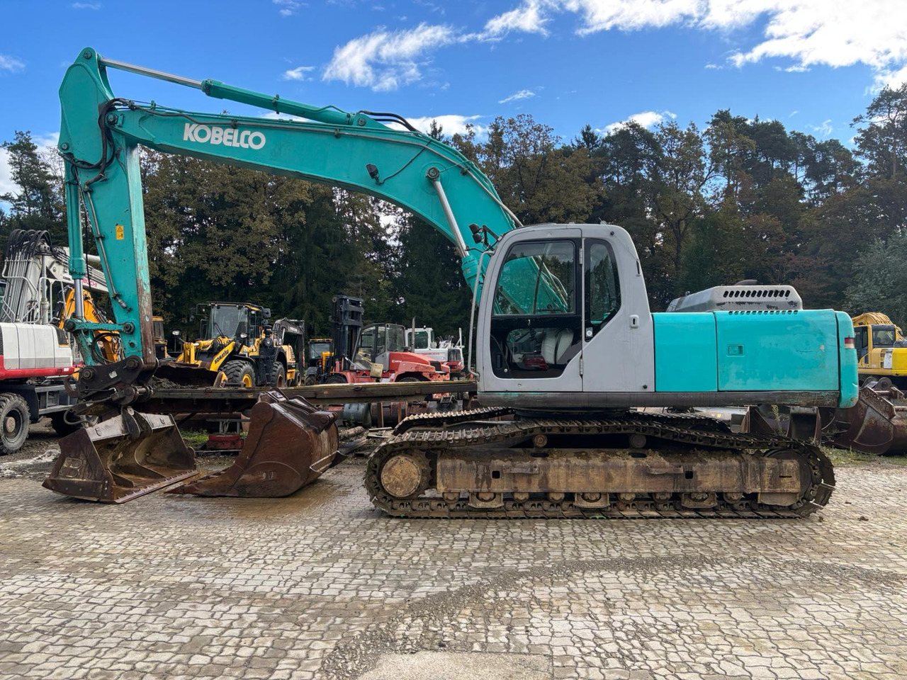 KOBELCO SK 250 NLC-6ES - Lánctalpas kotró: 1 kép. KOBELCO SK 250 NLC-6ES - Lánctalpas kotró: 1 kép.