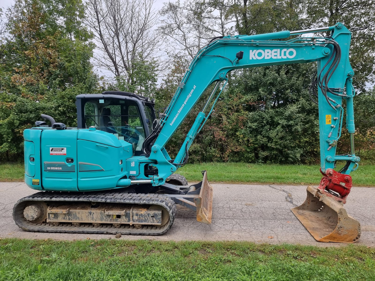 KOBELCO SK 85 MSR-3E - Minikotró: 2 kép. KOBELCO SK 85 MSR-3E - Minikotró: 2 kép.