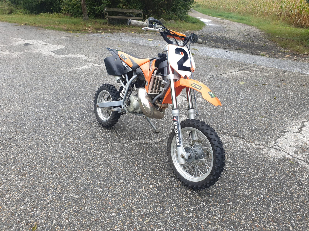 KTM SX 50 Pro - Motorkerékpár: 5 kép. KTM SX 50 Pro - Motorkerékpár: 5 kép.
