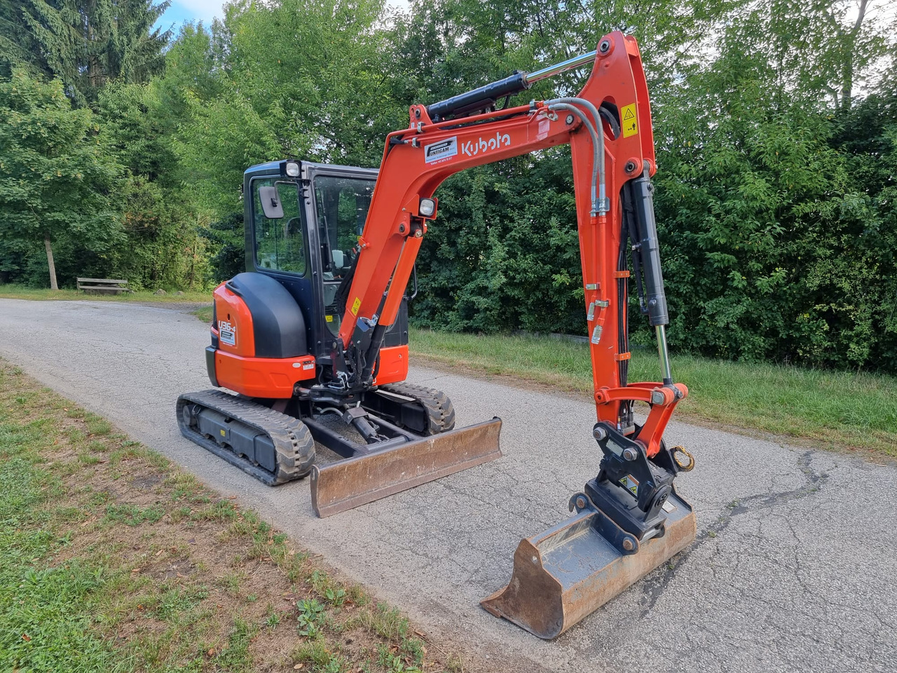 KUBOTA U 36-4 - Minikotró: 4 kép. KUBOTA U 36-4 - Minikotró: 4 kép.