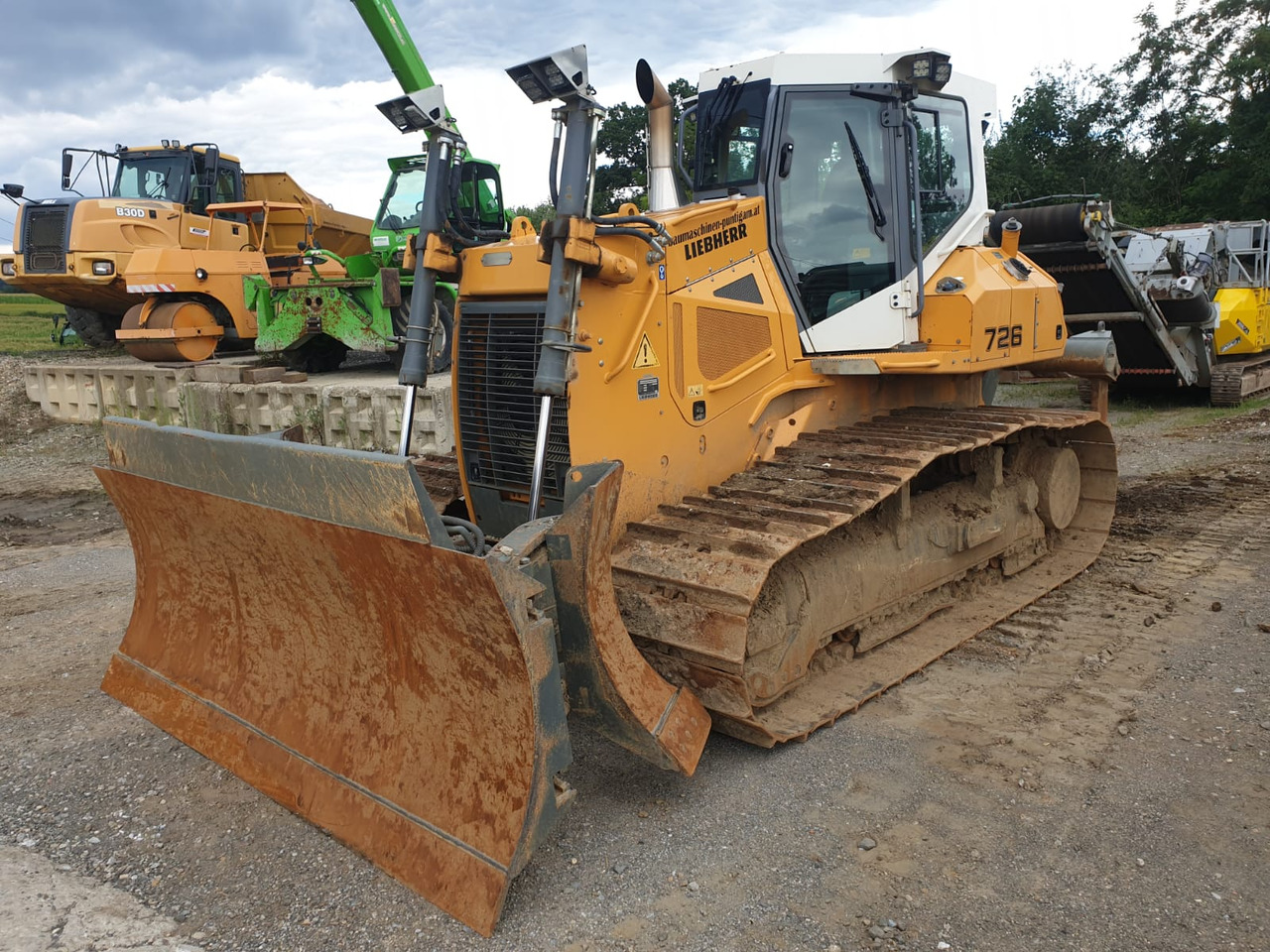 LIEBHERR PR 726 LGP - Buldózer: 3 kép. LIEBHERR PR 726 LGP - Buldózer: 3 kép.