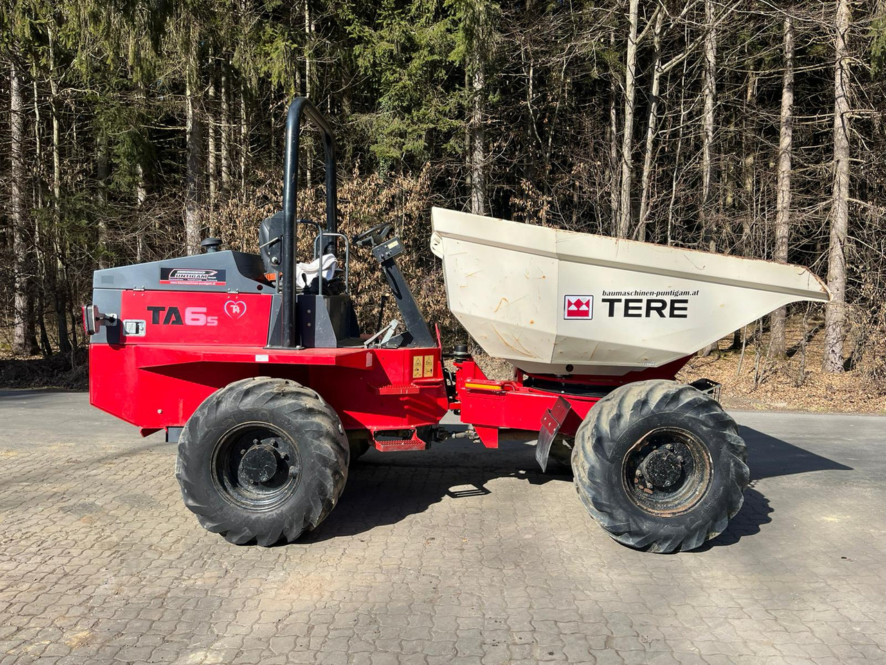 MECALAC TA 6s - Dömper: 2 kép. MECALAC TA 6s - Dömper: 2 kép.