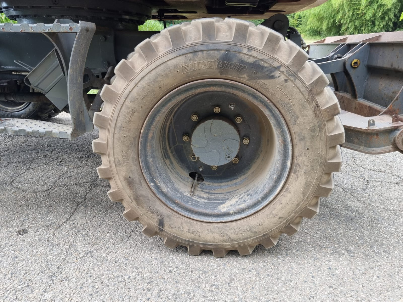 Gumikerekes kotró Takeuchi TB 295 W: 12 kép.