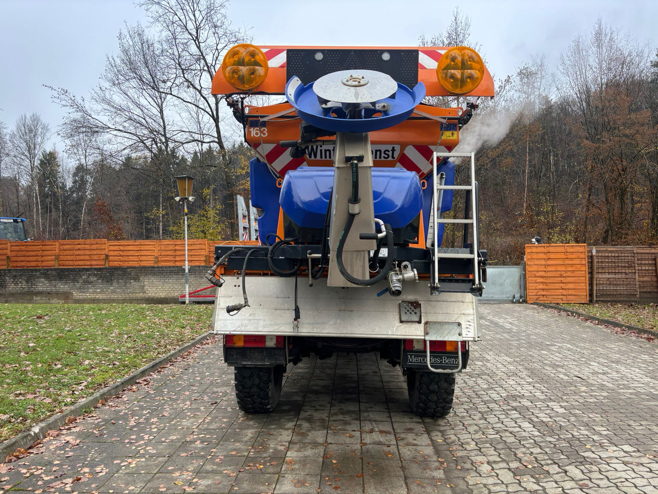 MERCEDES-BENZ Unimog U400 - Teherautó: 5 kép. MERCEDES-BENZ Unimog U400 - Teherautó: 5 kép.