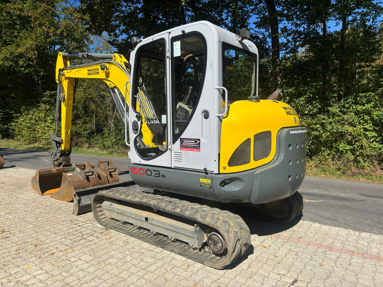 WACKER Neuson 6003 - Minikotró: 4 kép. WACKER Neuson 6003 - Minikotró: 4 kép.
