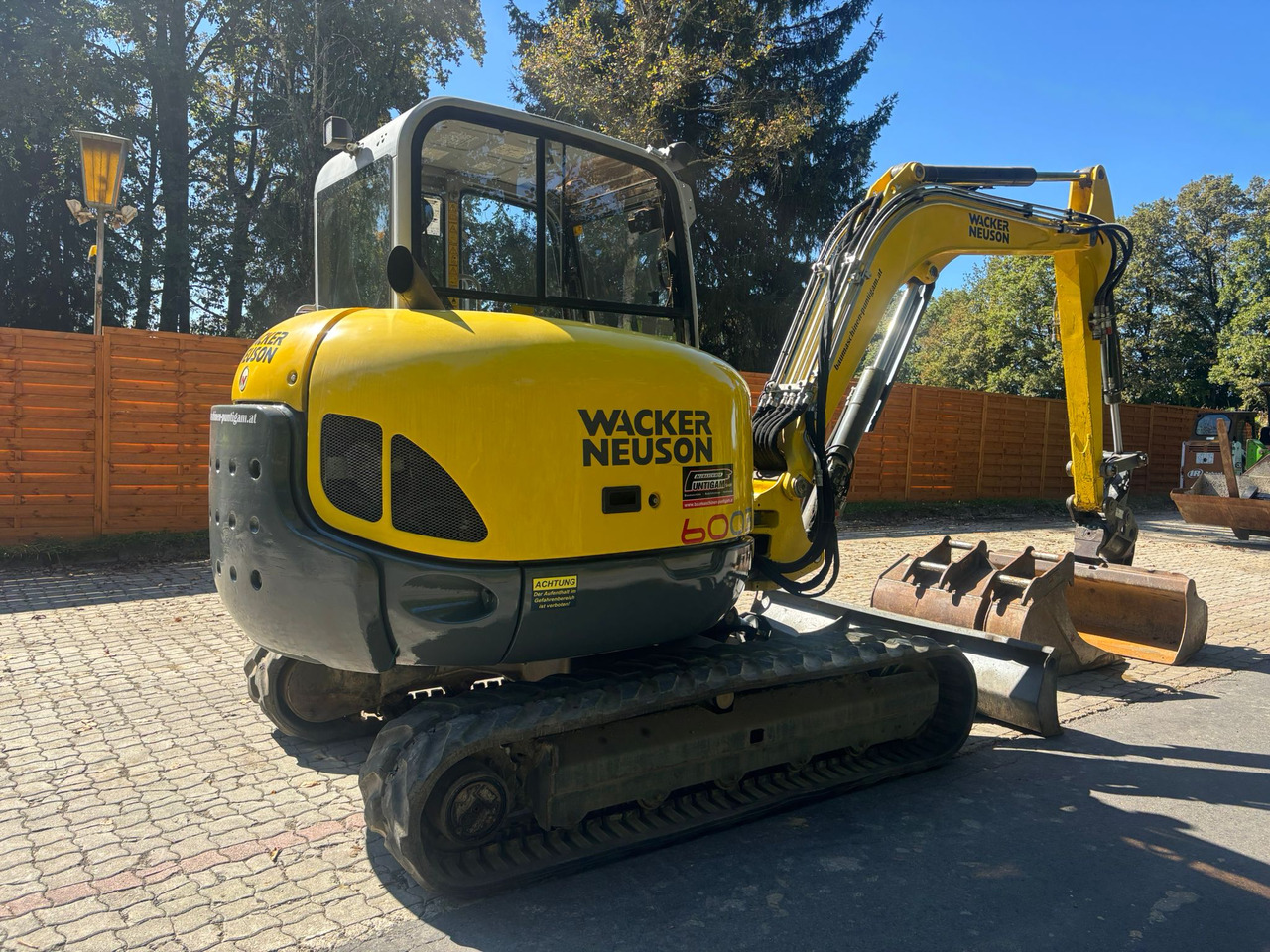 WACKER Neuson 6003 - Minikotró: 5 kép. WACKER Neuson 6003 - Minikotró: 5 kép.