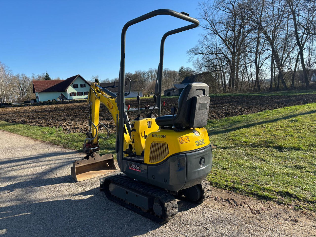 Minikotró WACKER Neuson 803: 6 kép.