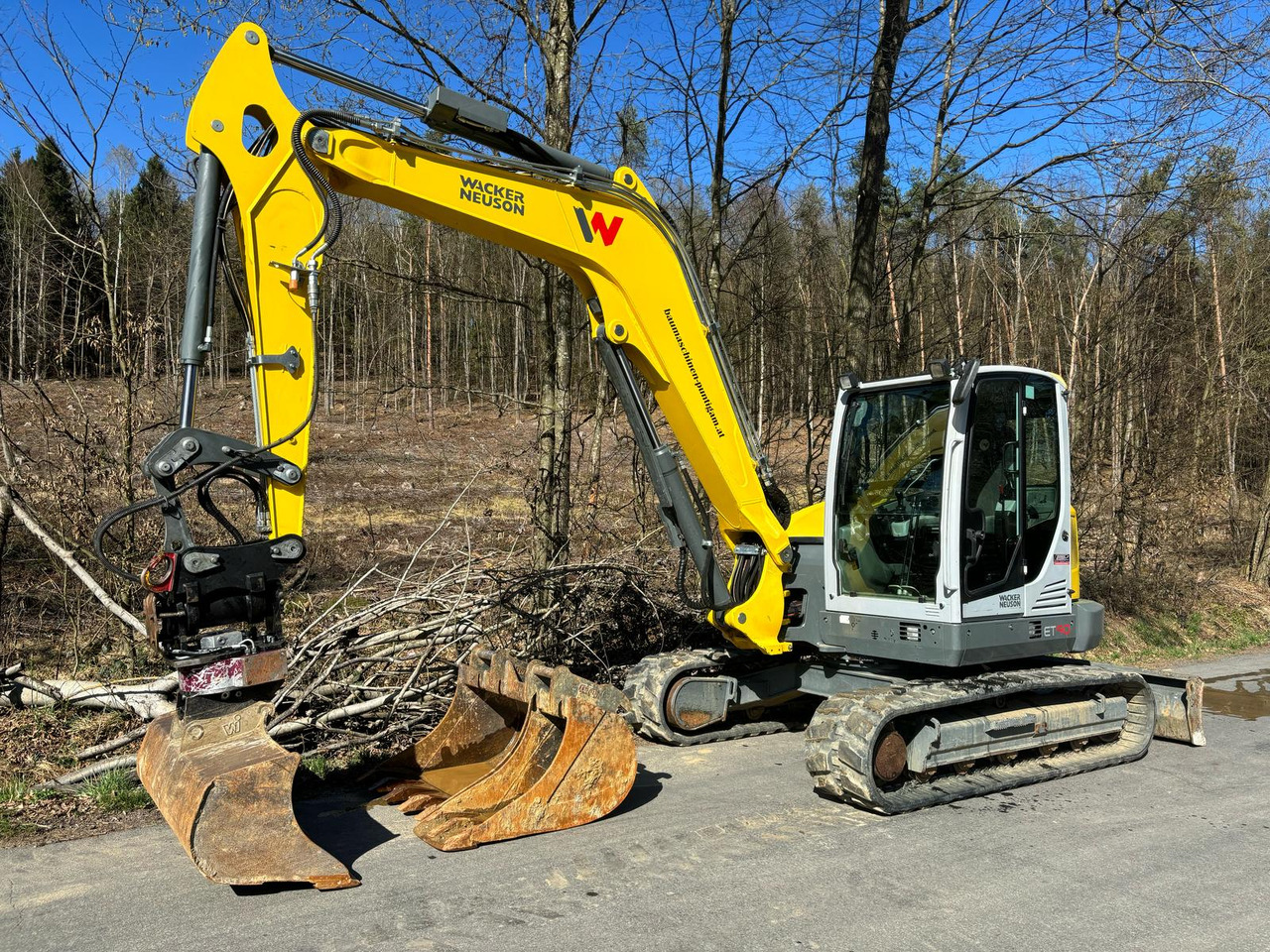 WACKER Neuson ET 90 - Minikotró: 3 kép. WACKER Neuson ET 90 - Minikotró: 3 kép.