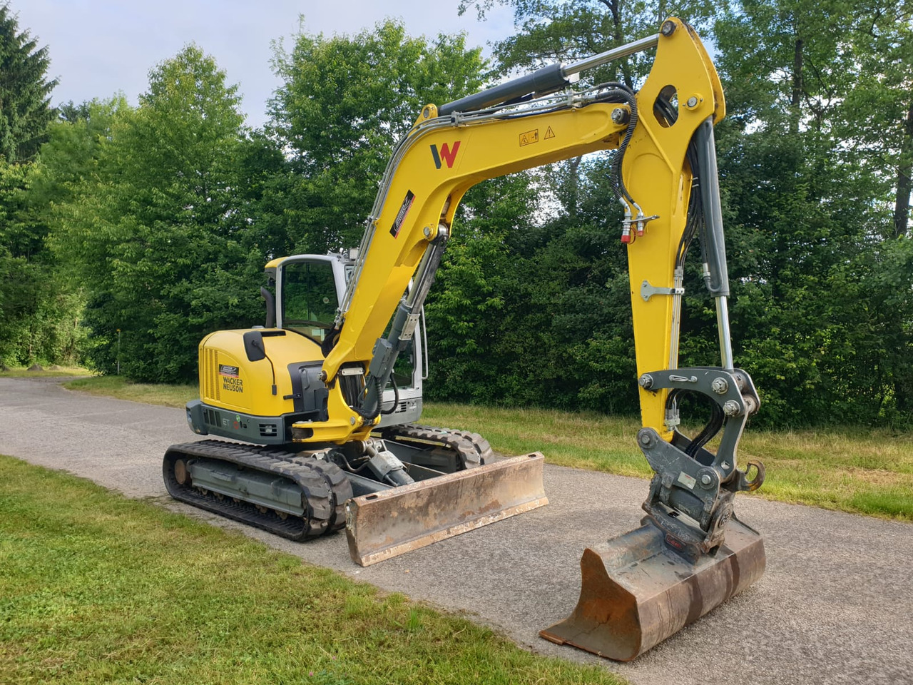 WACKER Neuson ET 90 - Minikotró: 4 kép. WACKER Neuson ET 90 - Minikotró: 4 kép.
