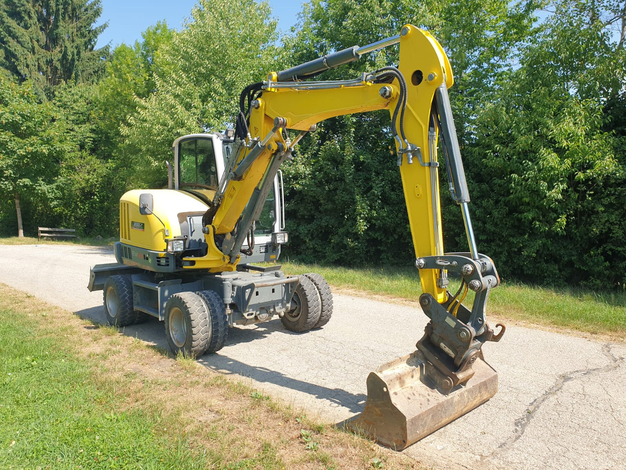WACKER Neuson EW 65 - Gumikerekes kotró: 4 kép. WACKER Neuson EW 65 - Gumikerekes kotró: 4 kép.