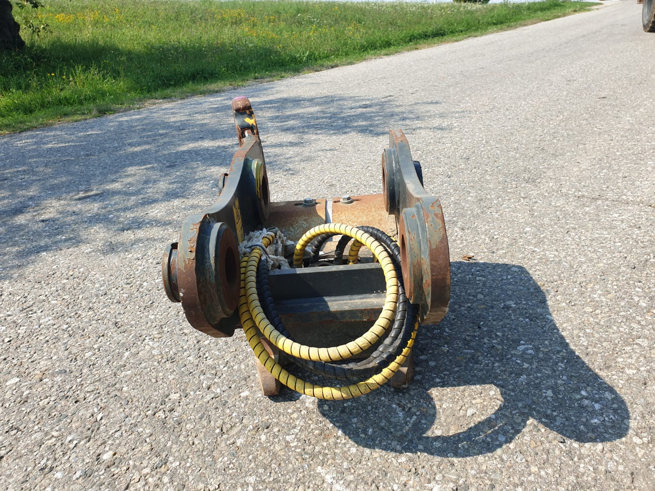 Winkelbauer Hydraulic quick coupler for Case CX 145 - Gyorscsatlakozó - Lánctalpas kotró: 4 kép. Winkelbauer Hydraulic quick coupler for Case CX 145 - Gyorscsatlakozó - Lánctalpas kotró: 4 kép.