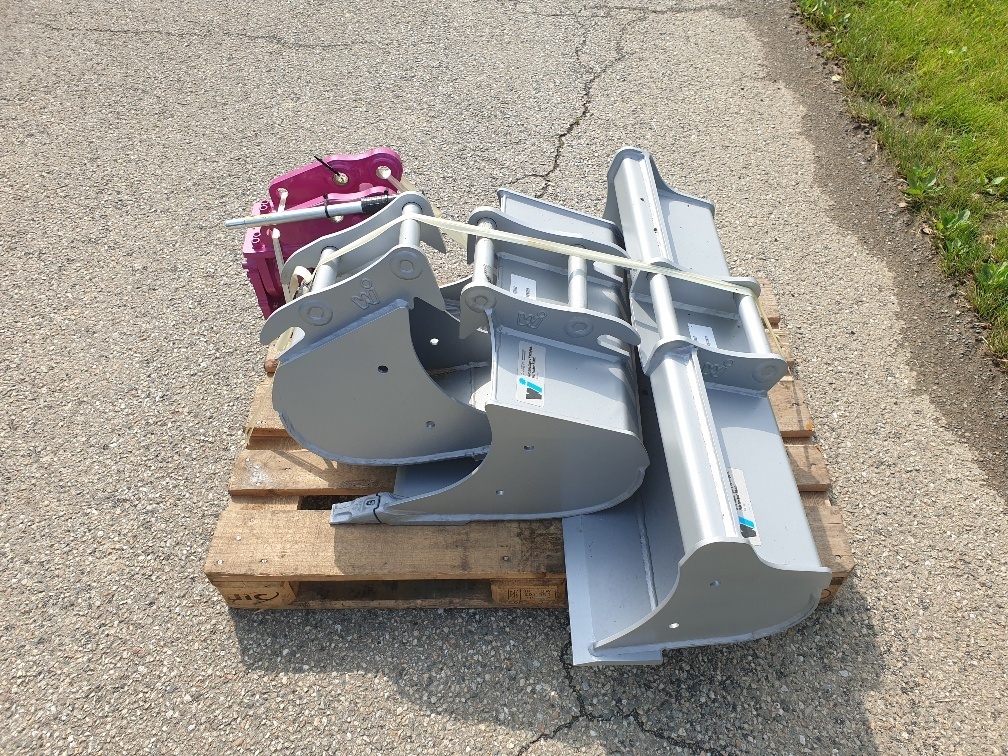 Winkelbauer Winkelbauer bucket package for 1.5t mini excavator - Kotró kanál - Minikotró: 1 kép. Winkelbauer Winkelbauer bucket package for 1.5t mini excavator - Kotró kanál - Minikotró: 1 kép.