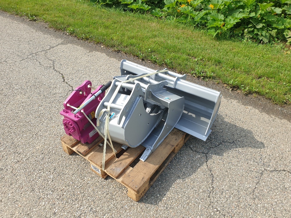 Winkelbauer Winkelbauer bucket package for 1.5t mini excavator - Kotró kanál - Minikotró: 5 kép. Winkelbauer Winkelbauer bucket package for 1.5t mini excavator - Kotró kanál - Minikotró: 5 kép.