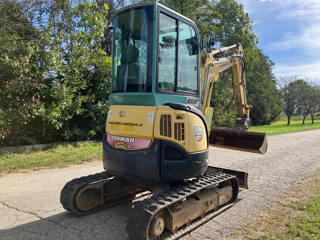 YANMAR VIO 25-4 - Minikotró: 5 kép. YANMAR VIO 25-4 - Minikotró: 5 kép.