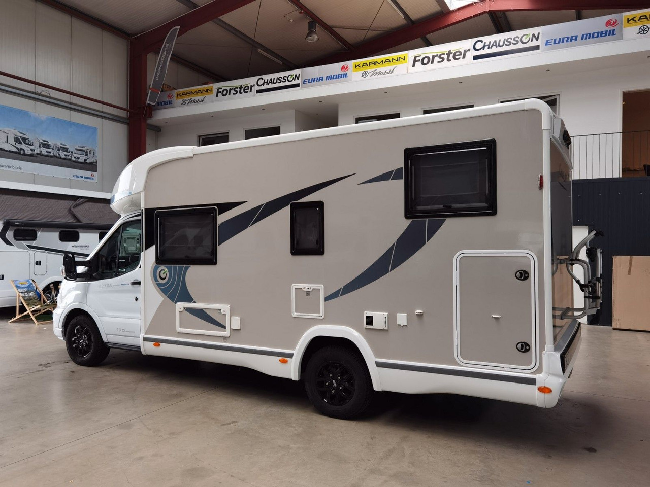 Chausson 627 GA TITANIUM -PREMIUM /EINZELBETTEN & HUBBETT - Félintegrált lakóautó: 5 kép. Chausson 627 GA TITANIUM -PREMIUM /EINZELBETTEN & HUBBETT - Félintegrált lakóautó: 5 kép.