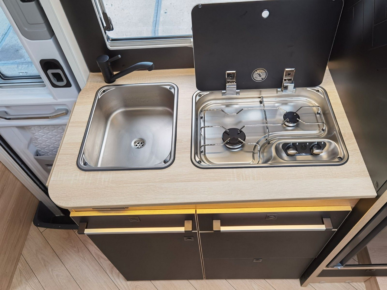 Félintegrált lakóautó Chausson 627 TITANIUM / -2026- / 165PS-8G. / EINZELBETTEN: 18 kép.