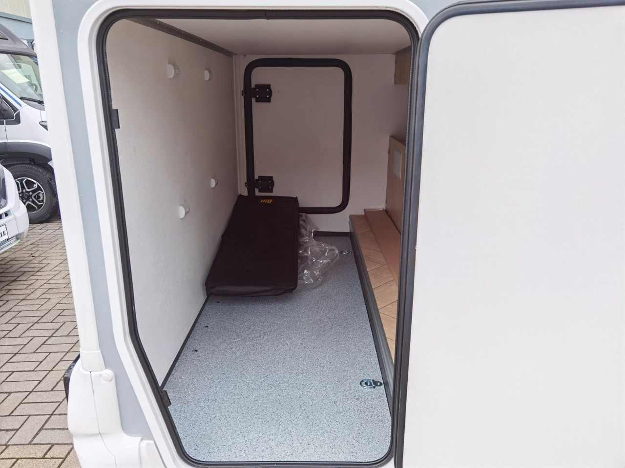 Félintegrált lakóautó Chausson 627 TITANIUM / -2026- / 165PS-8G. / EINZELBETTEN: 12 kép.