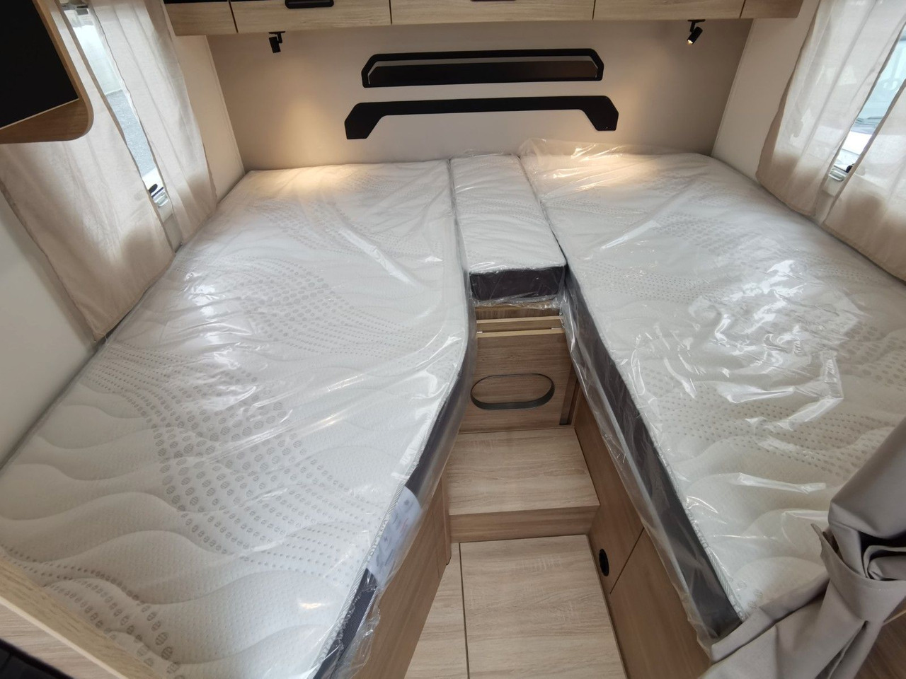 Félintegrált lakóautó Chausson 627 TITANIUM / -2026- / 165PS-8G. / EINZELBETTEN: 21 kép.