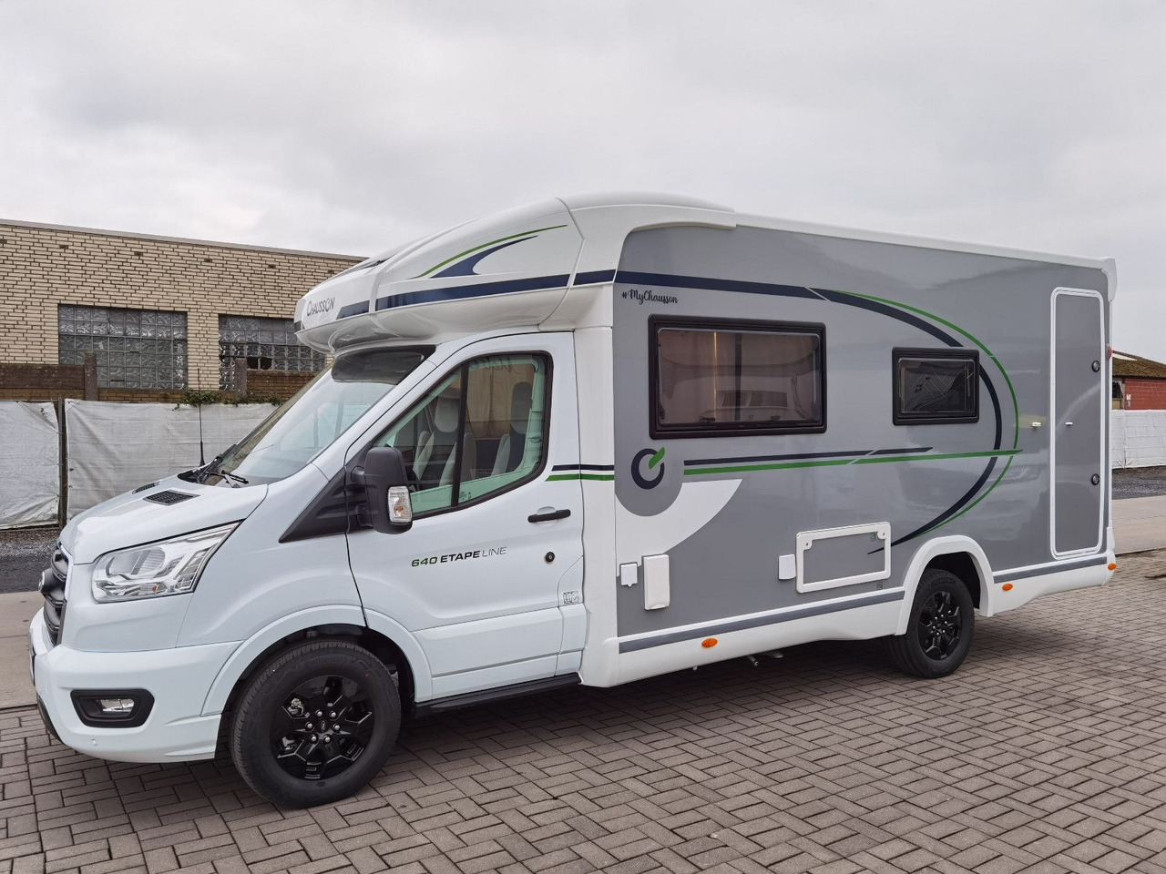 Chausson 640 ETAPE LINE /-2025- / XXL - HUBBETT & RAUMBAD - Félintegrált lakóautó: 5 kép. Chausson 640 ETAPE LINE /-2025- / XXL - HUBBETT & RAUMBAD - Félintegrált lakóautó: 5 kép.