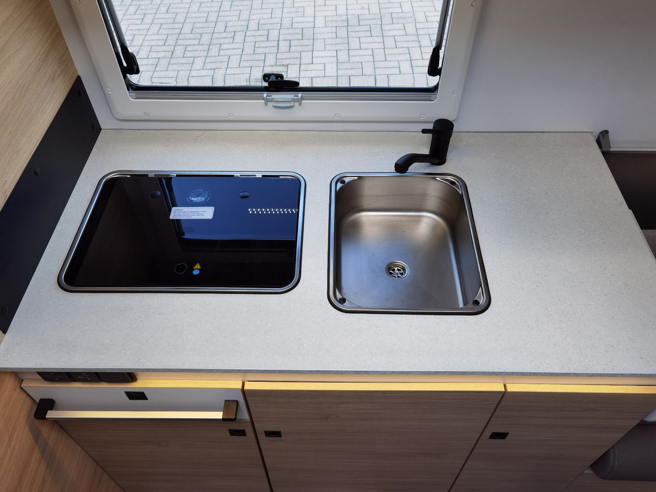 Félintegrált lakóautó Chausson 640 ULTIMATE / -2026- / 180PS-8G AUTOMATIK / AHK: 14 kép. Félintegrált lakóautó Chausson 640 ULTIMATE / -2026- / 180PS-8G AUTOMATIK / AHK: 14 kép.