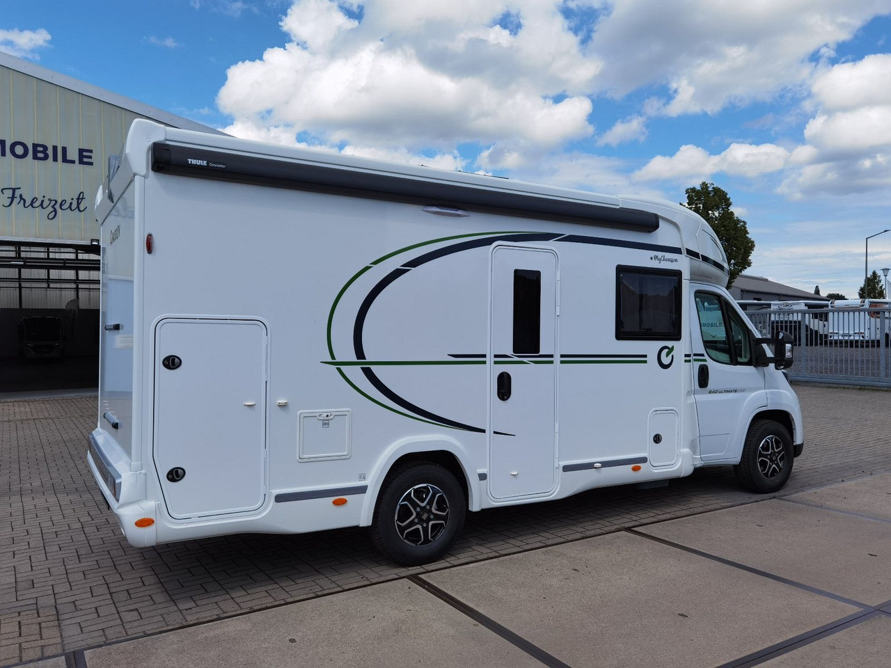 Chausson 640 ULTIMATE / -2026- / XXL- HUBBETT & RAUMBAD - Félintegrált lakóautó: 4 kép. Chausson 640 ULTIMATE / -2026- / XXL- HUBBETT & RAUMBAD - Félintegrált lakóautó: 4 kép.